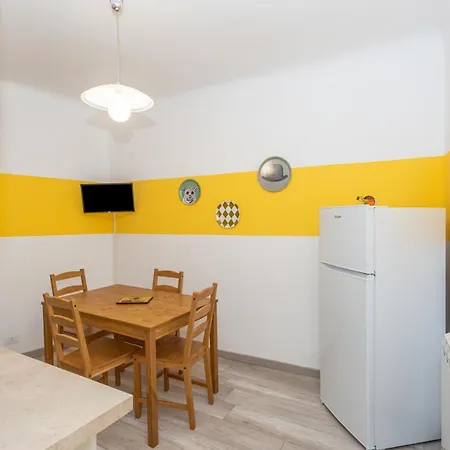 Piombo Giallo - Affitti Brevi Italia Cenova